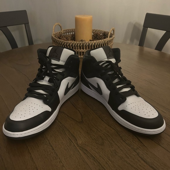 Jordan Men's Black and White High-Top Sneakers - Picture 2 of 4
